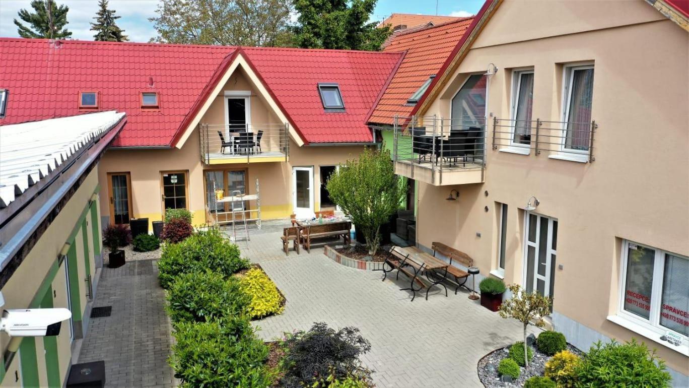 Penzion Kotvas Milovice  Exterior foto