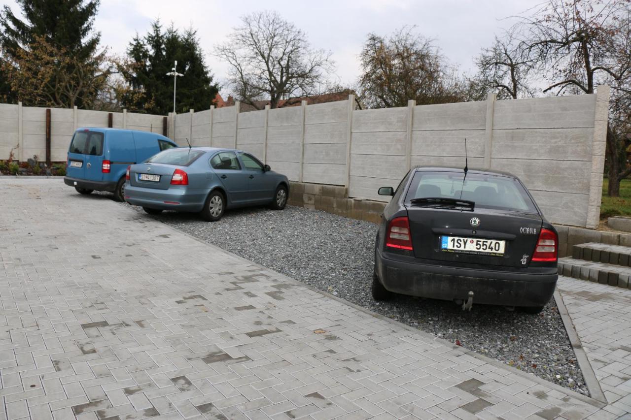 Penzion Kotvas Milovice  Exterior foto